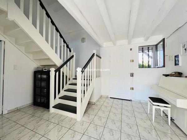 Vente                                                      Villa
                        
                     6 pièces                      160 m2                     à Millau