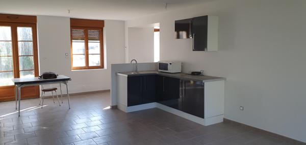 Courmont (02130) GRANDE MAISON DIVISEE EN DEUX LOGEMENTS