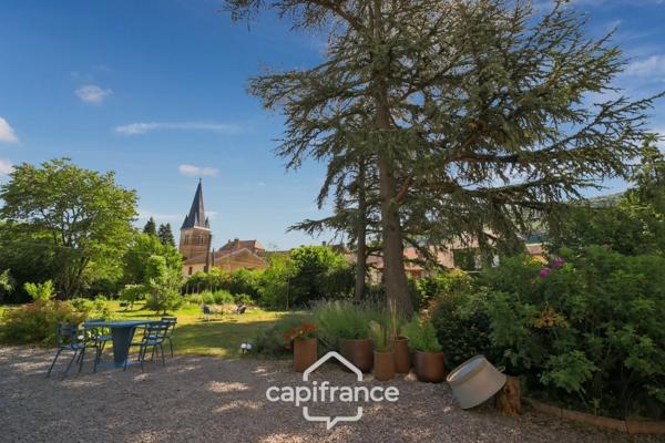 Propriété familiale de charme avec parc arboré dans le Revermont jurassien, proche LONS-LE-SAUNIER (39000)