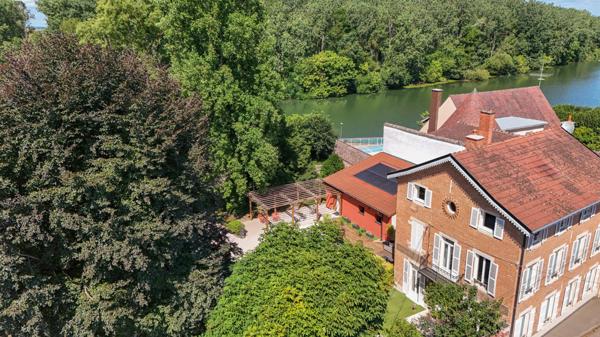 Propriété bourgeoise de 220 m² avec parc paysagé et vue Saône