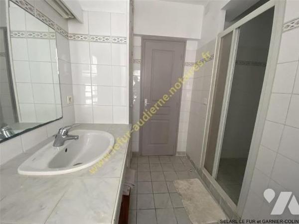 Appartement duplex en plein centre-ville d'AUDIERNE - proche de toutes les commodités