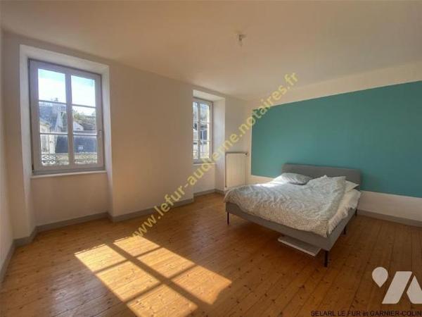 Appartement duplex en plein centre-ville d'AUDIERNE - proche de toutes les commodités
