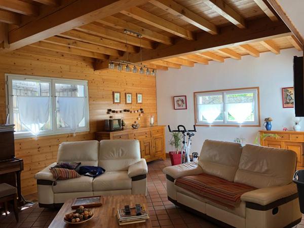 Charmante briarde rénovée -175 m² habitables - 4 chambres -Terrain de 871 m²