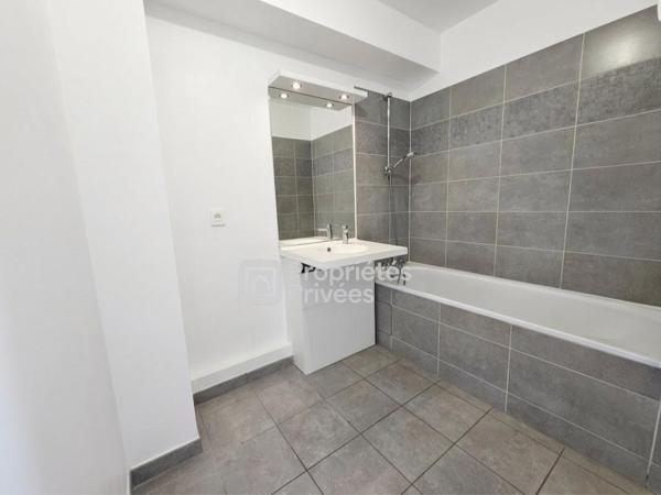 Appartement 3 pièces de 68 m², Noisy-le-Sec Centre avec terrasse, balcon et parking!