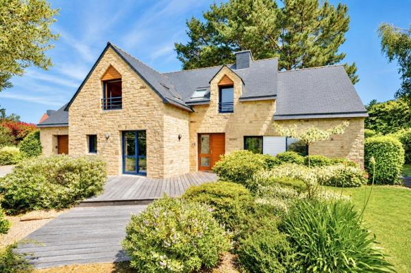 MAISON D'ARCHITECTE - 197 m² - GOLF DE BADEN