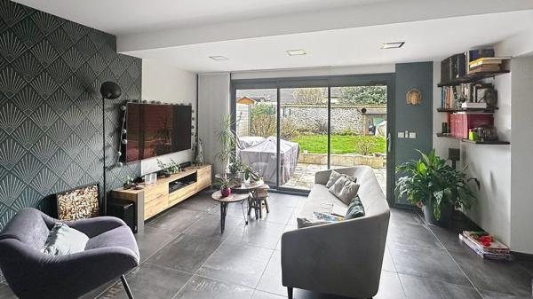 Très jolie maison d'environ 109 m2 (101 m2 carrez)