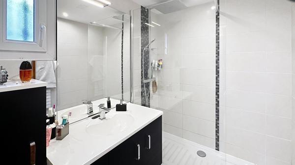 Très jolie maison d'environ 109 m2 (101 m2 carrez)