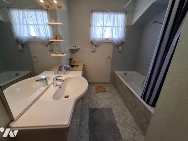 Au calme maison de 106m² hab avec 4 chambres - SAINTES - Rive Gauche - Quartier Intermarché