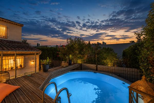 PISCINE PRIVATIVE - TERRASSE - PARKING