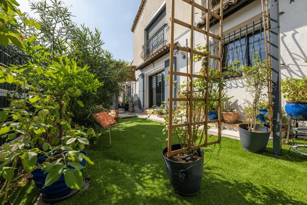 PISCINE PRIVATIVE - TERRASSE - PARKING