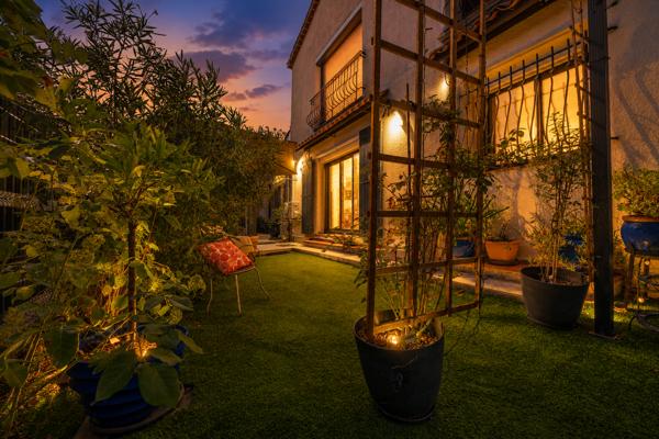 PISCINE PRIVATIVE - TERRASSE - PARKING