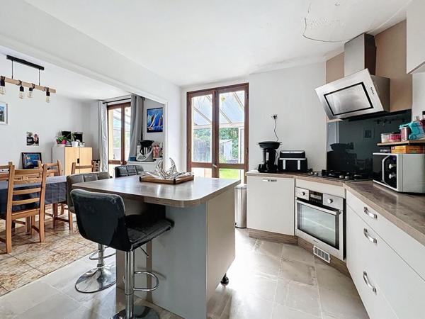 A VENDRE SECTEUR KERHALLET MAISON 93 M2 - 3 CHAMBRES -1 BUREAU - JARDIN - GARAGE