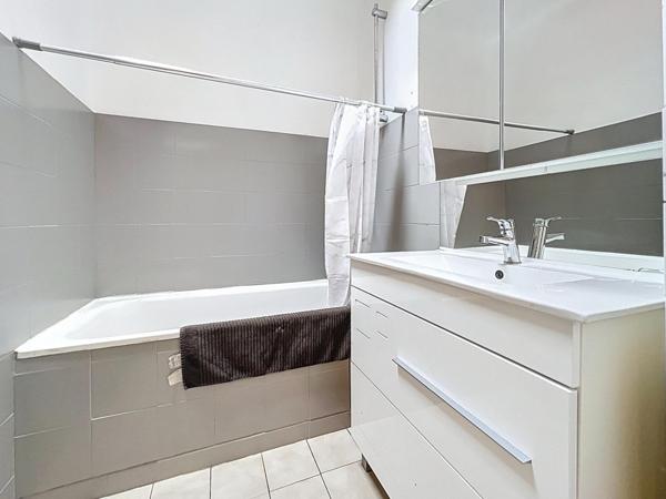 A VENDRE SECTEUR KERHALLET MAISON 93 M2 - 3 CHAMBRES -1 BUREAU - JARDIN - GARAGE