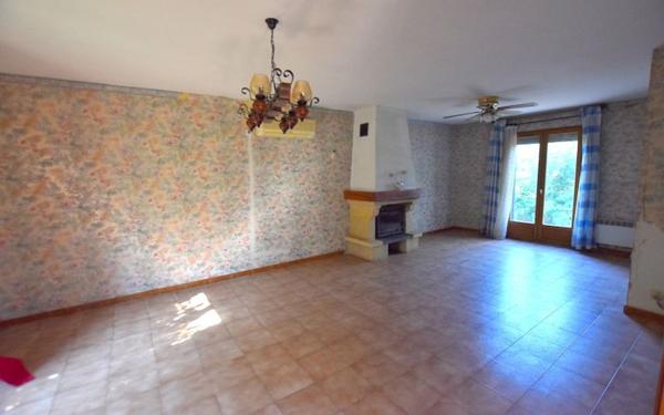 Maison à vendre    5 pièces •  Castries