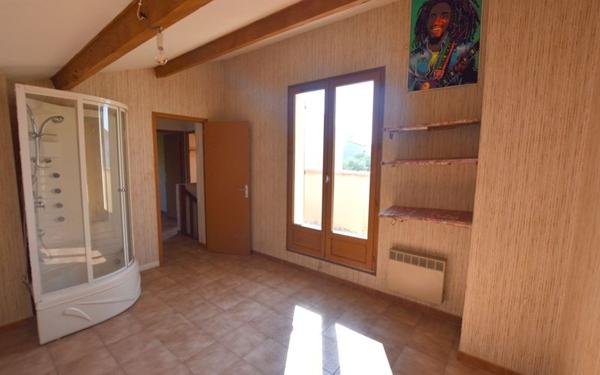 Maison à vendre    5 pièces •  Castries