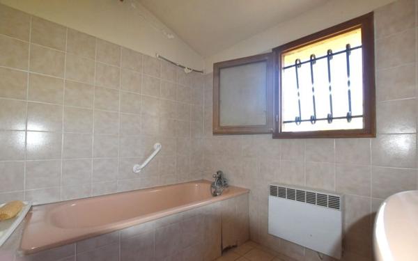 Maison à vendre    5 pièces •  Castries