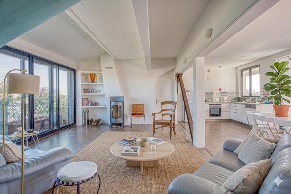Duplex contemporain avec sa terrasse dans le ciel