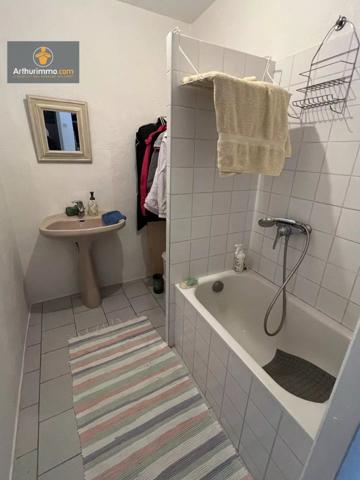 Vente                                                      Maison
                        
                     8 pièces                      155 m2                     à Marmande