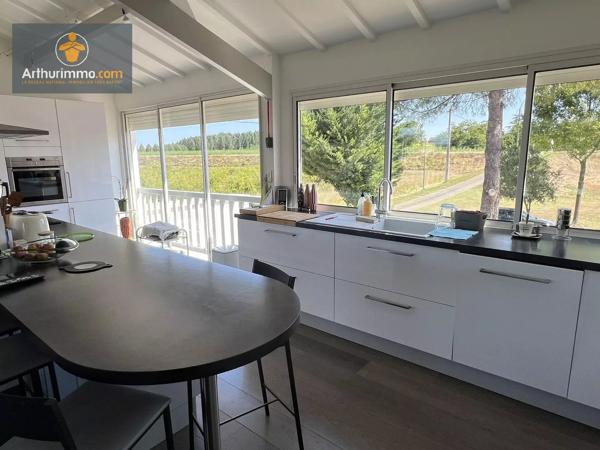 Vente                                                      Maison
                        
                     8 pièces                      155 m2                     à Marmande