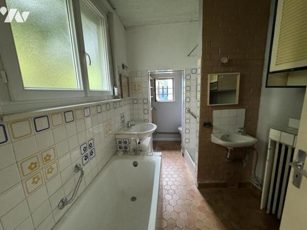 Maison vieux Valenciennes avec jardin et dépendance 3 chambres + grenier 