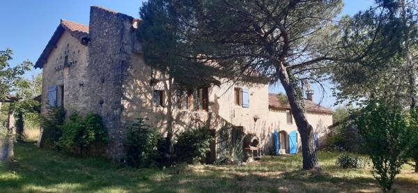Propriete à vendre 9 pièces Proche de LALBENQUE (46)