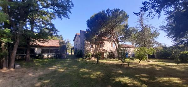 Propriete à vendre 9 pièces Proche de LALBENQUE (46)