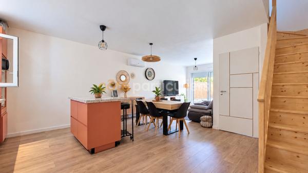 Vente
                Maison72,6 m² - 3 Pièces -
                    LA ROCHE SUR YON (85000)