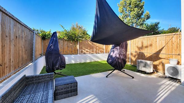 Vente
                Maison72,6 m² - 3 Pièces -
                    LA ROCHE SUR YON (85000)