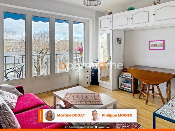 VICHY – FACE AU PARC DES SOURCES – APPARTEMENT F2 AVEC BALCON, ASCENSEUR ET CAVE