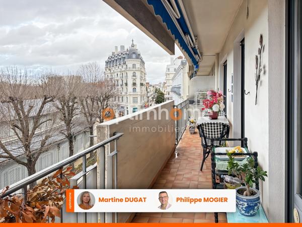 VICHY – FACE AU PARC DES SOURCES – APPARTEMENT F2 AVEC BALCON, ASCENSEUR ET CAVE