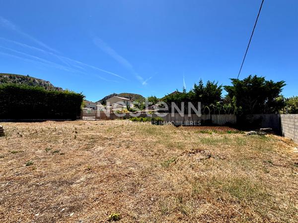 Terrain à bâtir d'une superficie de 775m²