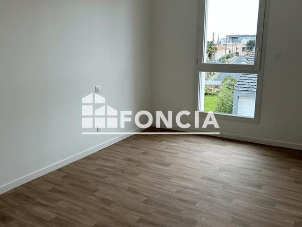 Location Appartement 2 pièces 43.7 m² - 16-18 RUE DU COLONEL TAYLOR Montaigu Vendee 85600