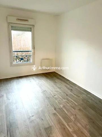 Location Appartement 3 pièces 65 m2 à Corbeil-Essonnes