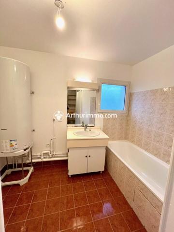 Location Appartement 3 pièces 65 m2 à Corbeil-Essonnes