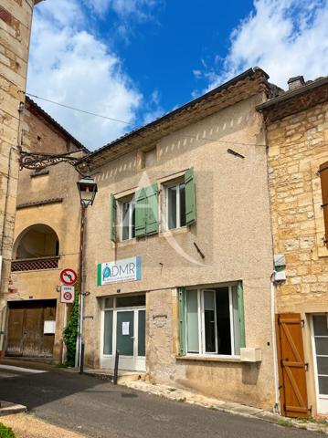 A vendre - Local commercial de 95.5 m2, avec petite cour extérieure