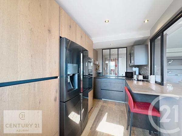 Appartement F5 à vendre  5 pièces - 107,46 m2 LE GOLFE JUAN - 06