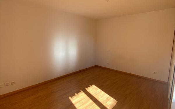 Appartement à louer    2 pièces • 52,16 m2 Reignier-Ésery