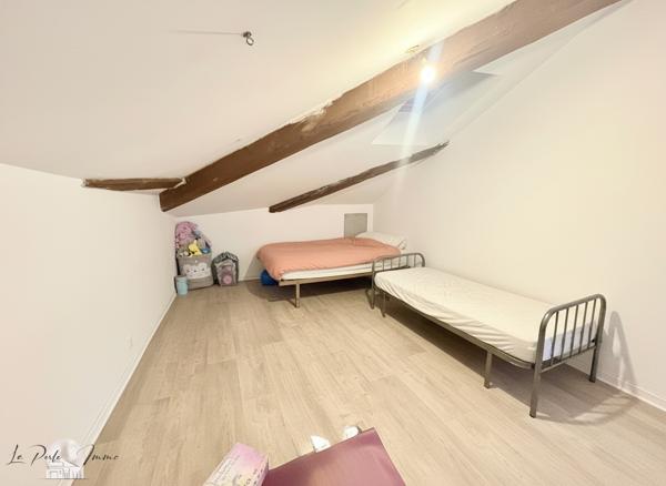 Saint-Hippolyte (66510) Immeuble 1 local commercial + 2 appartements - Saint-Hyppolite