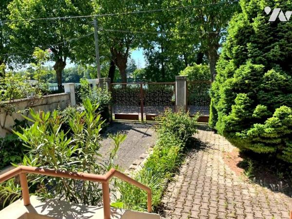 LOYETTES - CHARMANTE MAISON AU BORD DU RHONE