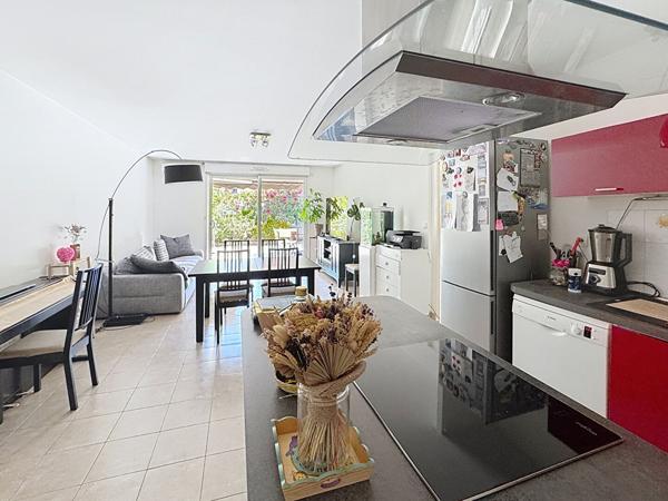 La Seyne Sur Mer - Rez-de-Jardin Appartement 3 pièces de 71.45 m2 + Cave + Garage + Terrasse