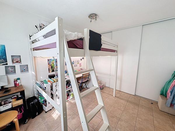 La Seyne Sur Mer - Rez-de-Jardin Appartement 3 pièces de 71.45 m2 + Cave + Garage + Terrasse