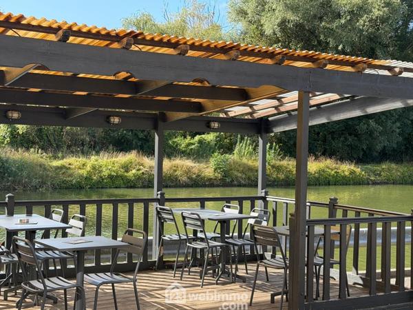 Local 84 m² à PONT LEVEQUE 60400