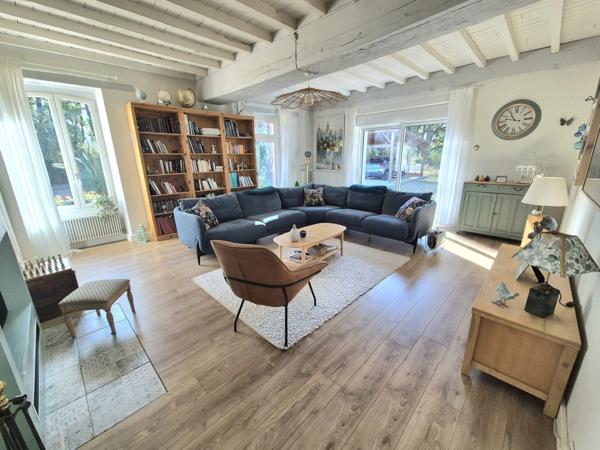 Maison à vendre 8 pièces RIVES DU LOIR EN ANJOU (49)