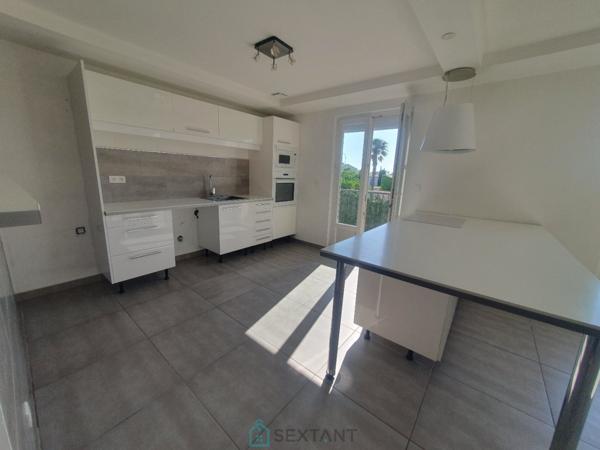 A VENDRE APPARTEMENT T4  de 116m²  deux places de parking