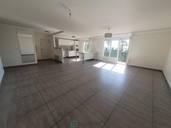 A VENDRE APPARTEMENT T4  de 116m²  deux places de parking