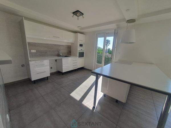 A VENDRE APPARTEMENT T4  de 116m²  deux places de parking