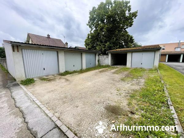 Vente                                                      Garage
                        
                                         75 m2                     à Valentigney