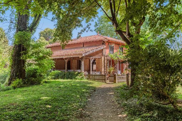 Maison bioclimatique avec vue remarquable et accès aux rives de la Save