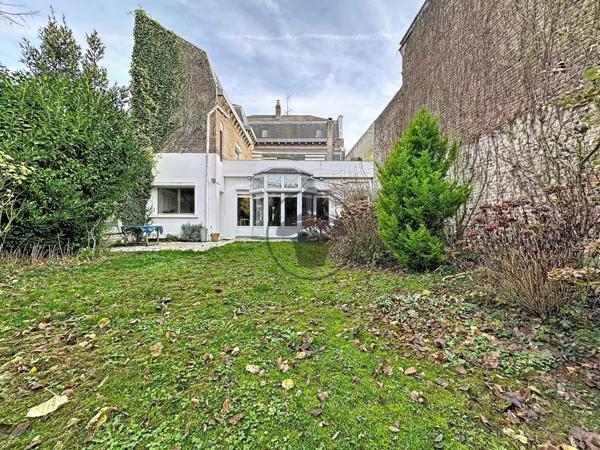 Vente Maison 9 pièces 250 m2 à Saint-Quentin