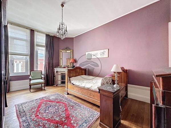 Vente Maison 9 pièces 250 m2 à Saint-Quentin